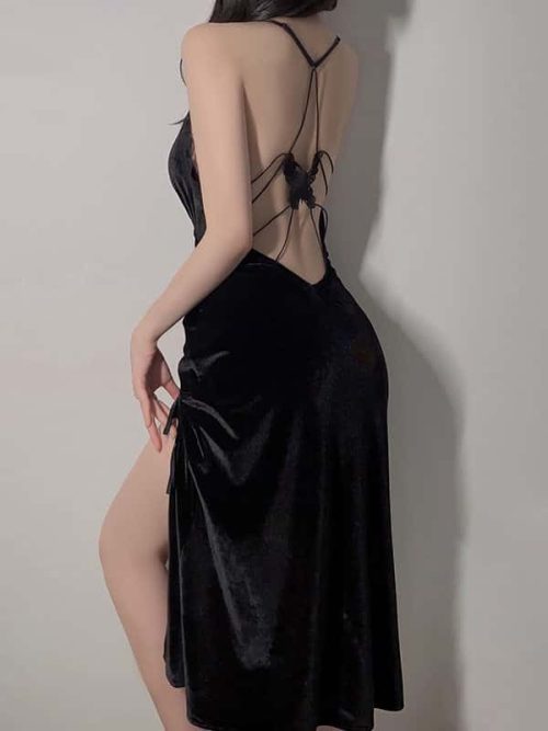 Indulge in the luxurious comfort of our Camisole Velvet Robe Set.