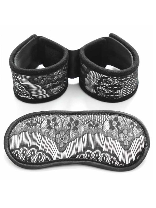 Elevate your style with our Lace Flower Set, a perfect blend of elegance and comfort.