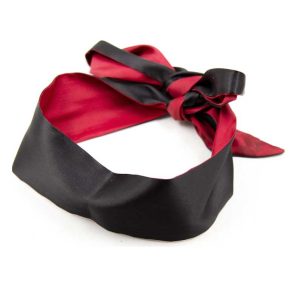 Two-color Eye Mask Experience a blissful night's sleep with our Two-Color Eye Mask, crafted from sumptuous silk satin that feels luxurious against your skin.