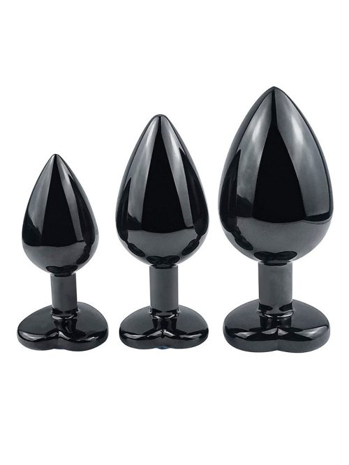 Elevate your intimate play with the Black Heart-Shaped Anal Plug, a delightful addition that expertly combines aesthetics with pleasure.