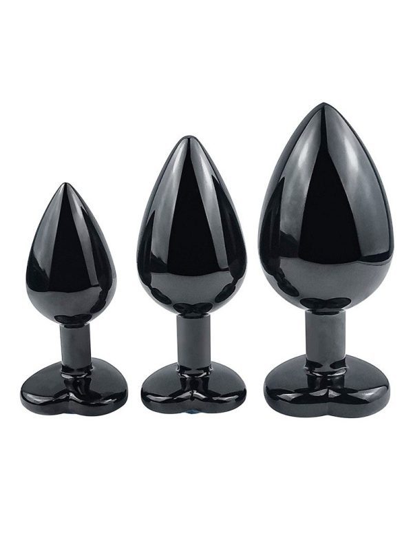 Elevate your intimate play with the Black Heart-Shaped Anal Plug, a delightful addition that expertly combines aesthetics with pleasure.