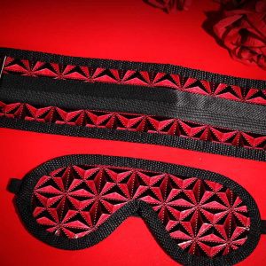 Diamond Split Bondage