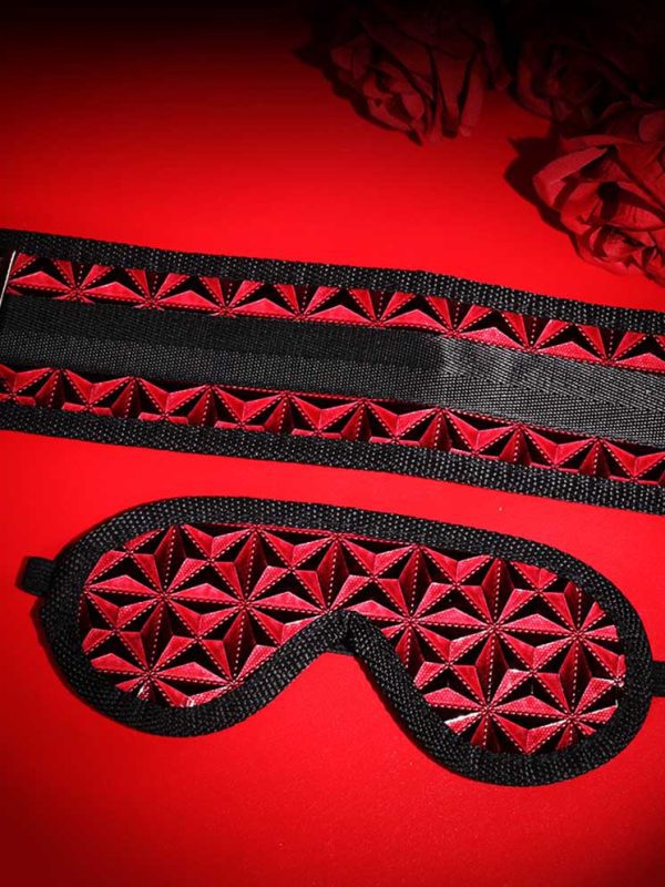 Diamond Split Bondage