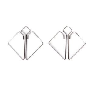 Invisible nipple clip designed for discreet and comfortable wear.