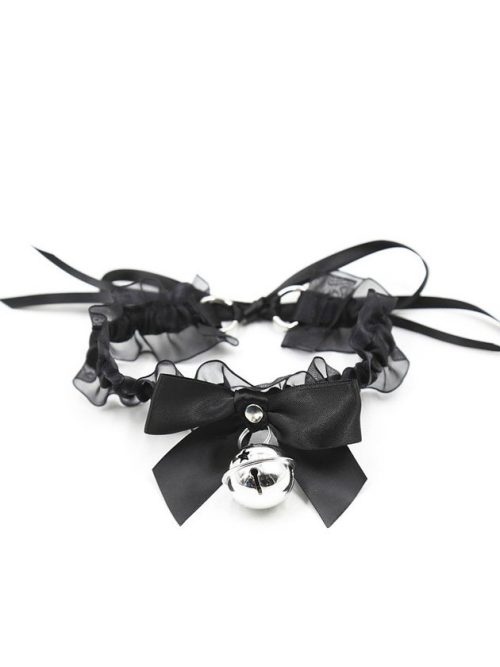 Lace collar with a bell, combining elegance and playful charm for a unique accessory