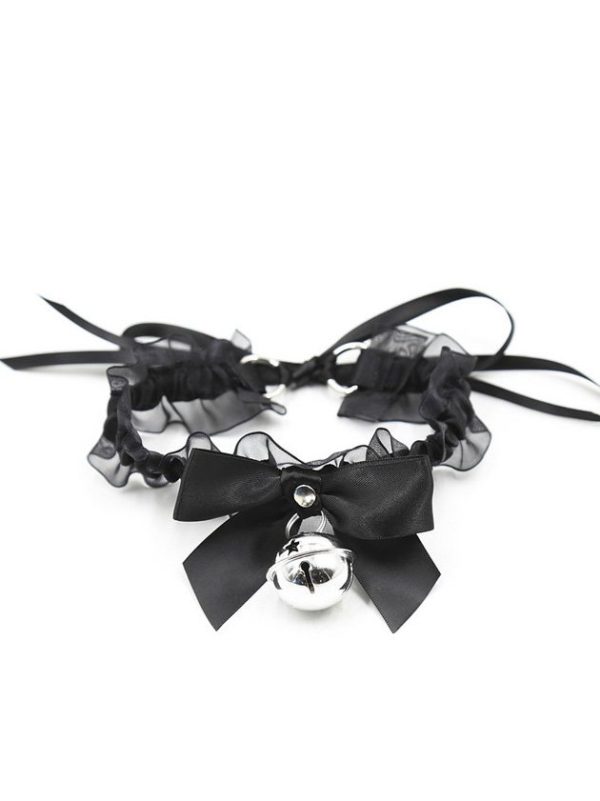 Lace-Bell-Collar Lace collar with a bell, combining elegance and playful charm for a unique accessory