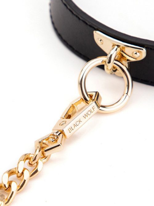 A chic leather collar designed for style and comfort, perfect for enhancing any outfit